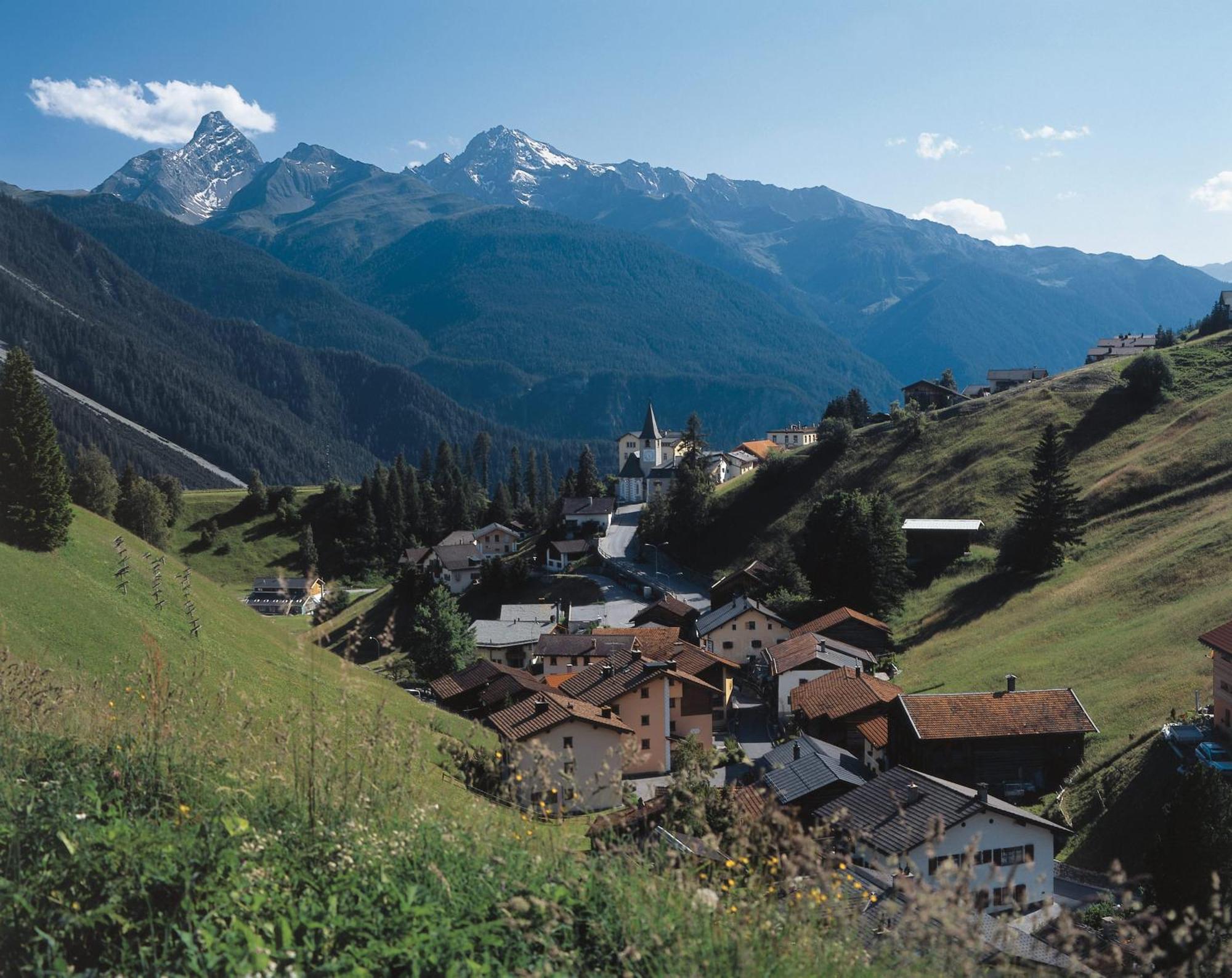 Boutique-Hotel Garni Bellevue Davos Wiesen Exterior photo